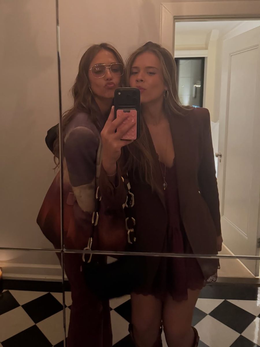 Jessica Alba and her daughter Honor have a fun night out