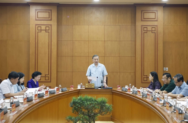 Top leader calls for historic transformation of traditional medicine
