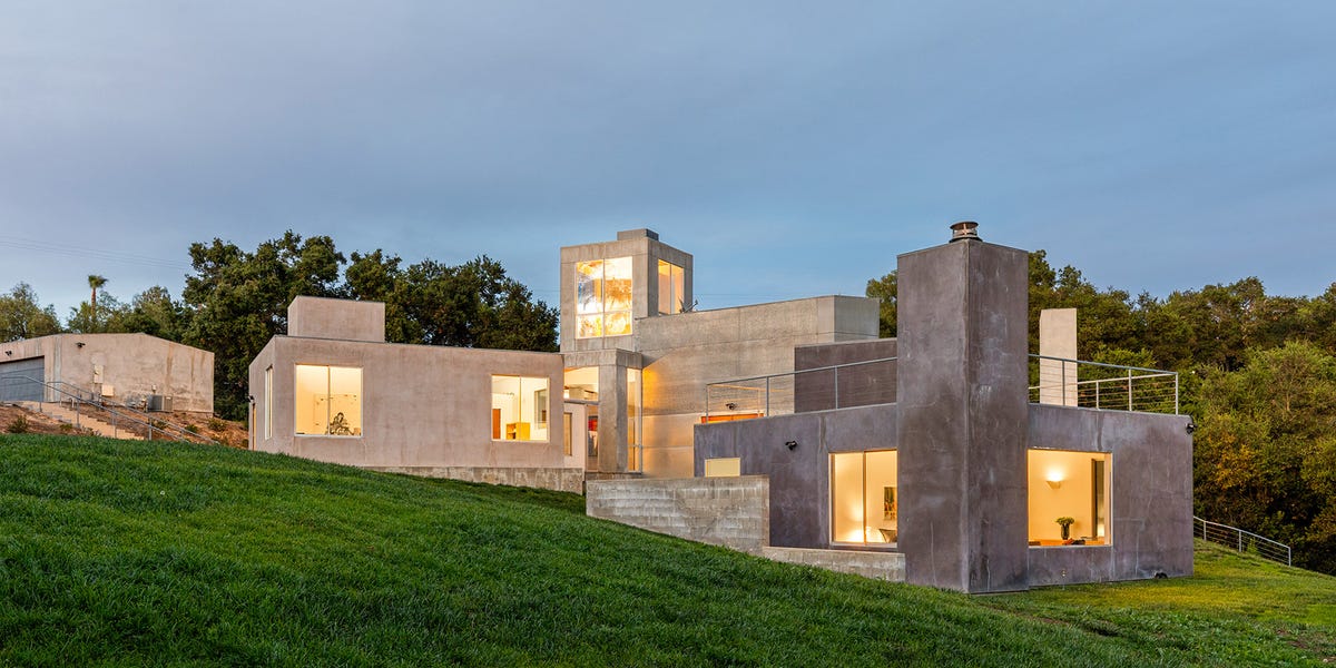 A Frank Gehry–Designed Concrete Masterpiece Just Sold for $2.4 Million