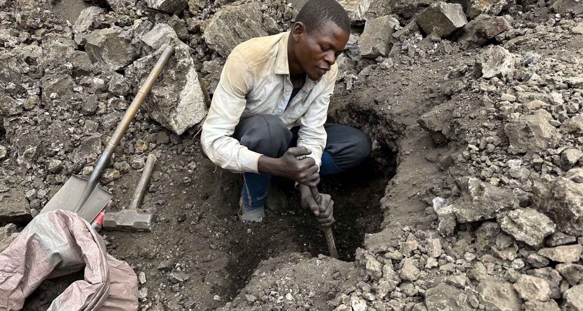 A miner in the Democratic Republic of Congo in 2023. Image by Electronics Watch via Flickr (CC BY-NC 2.0).