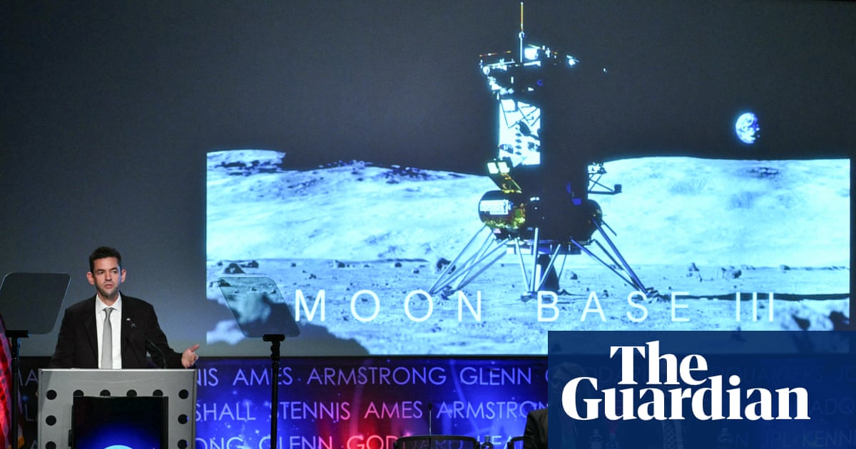 Nasa selects Jeff Bezos’s Blue Origin for first of three uncrewed lunar missions | Nasa