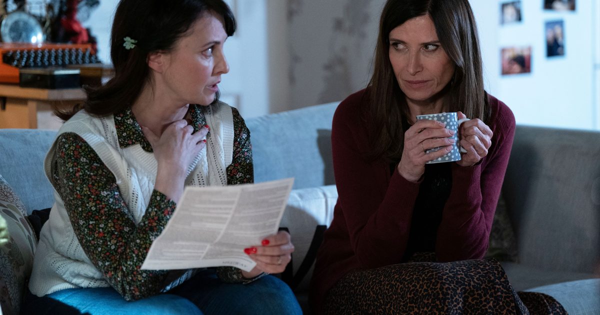 5 EastEnders spoilers next week: Bea exposed and danger for Mark