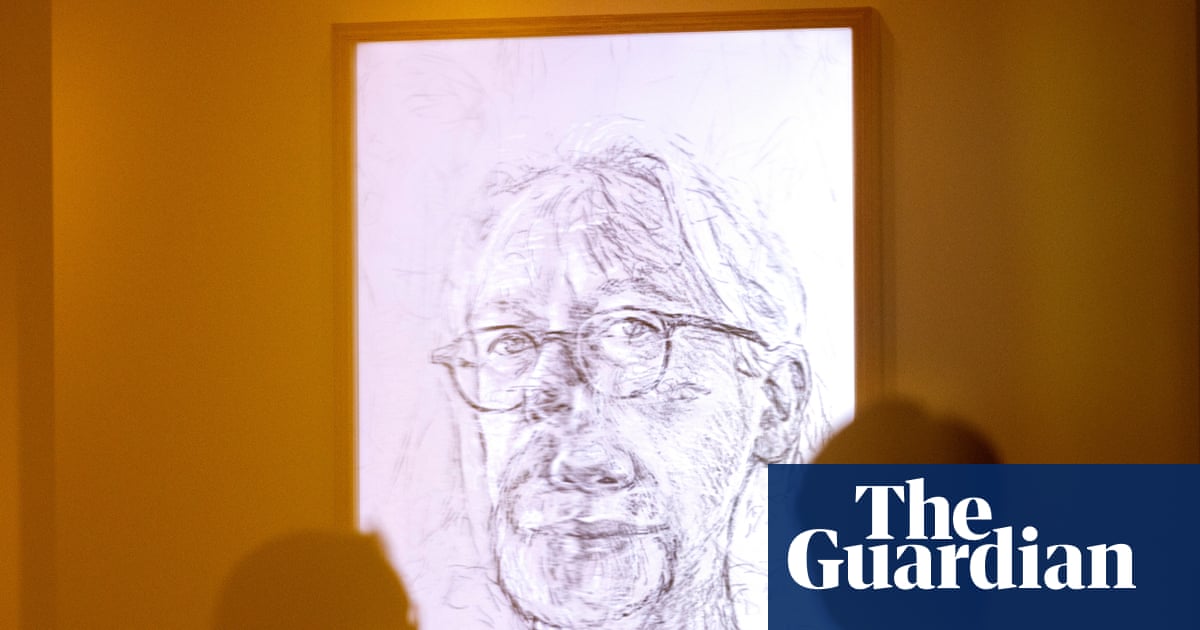 ‘We can all coexist’: artist Es Devlin uses selfies to unite UK in portrait of a nation | National Portrait Gallery