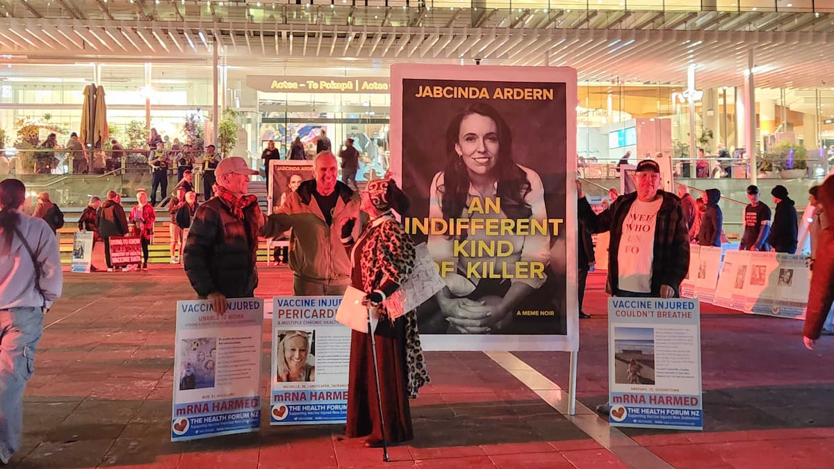 Jacinda Ardern Aotea Centre talk met by anti-vaccine protesters in Auckland