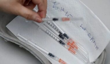 Banned reusable syringes remain available in market despite nationwide ban