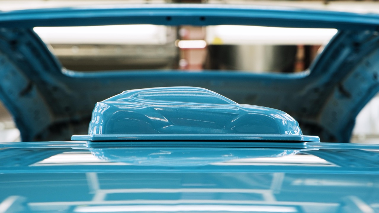 Lamborghini marks 20 years of Ad Personam with Miura-inspired blue