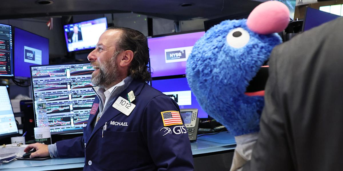 Dow Flirts With 50000 as Investors Focus on AI Trade