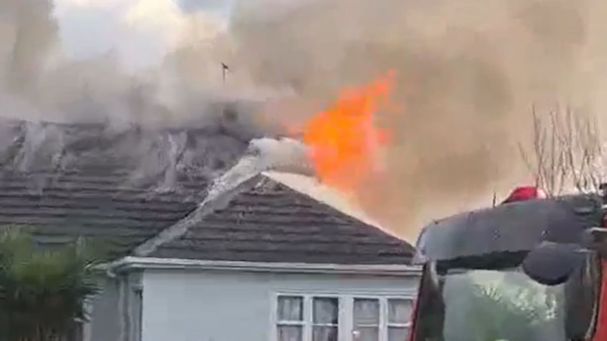 Auckland man rescues paralysed elderly woman from burning Mt Roskill home