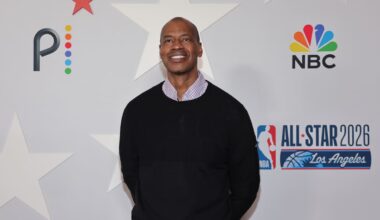 Jason Collins, a gay trailblazer in the NBA, dies of brain cancer at 47