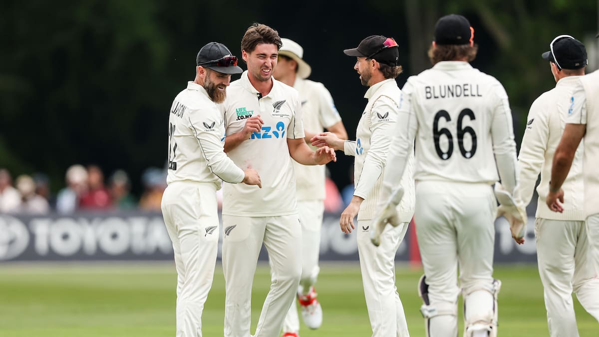 Black Caps v Ireland live updates: New Zealand hunt victory on day three