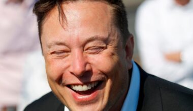 SpaceX Filing Reveals How Elon Musk's Companies Pay Each Other