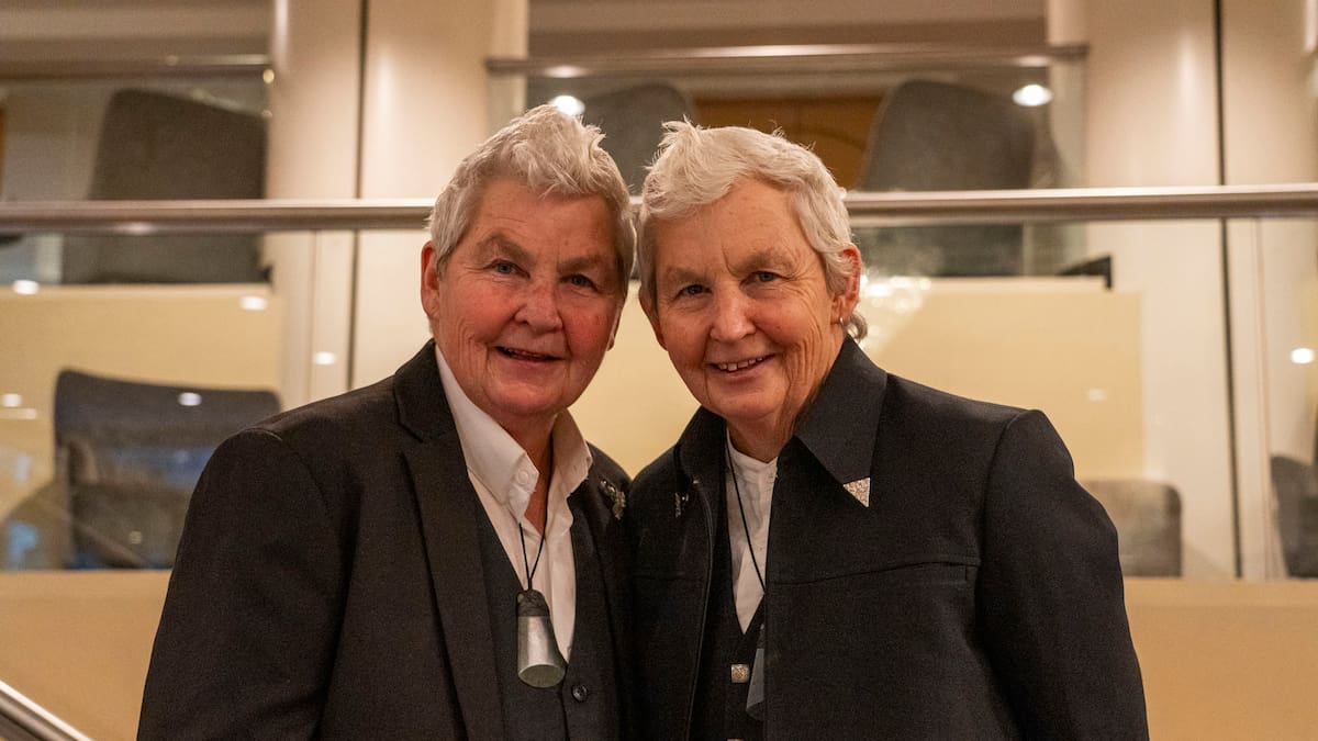 Dame Jools Topp dies aged 68: Dame Lynda shares twin’s final message to fans