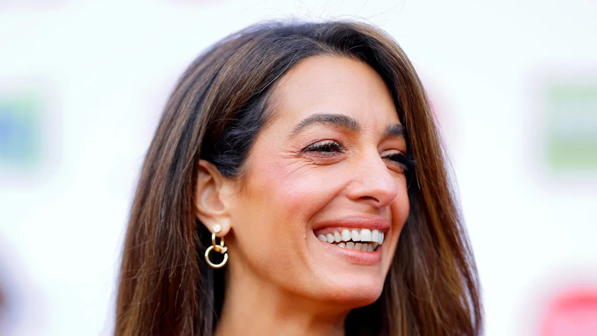 Amal Clooney steals Cameron Diaz's 19-year-old leg-split gown