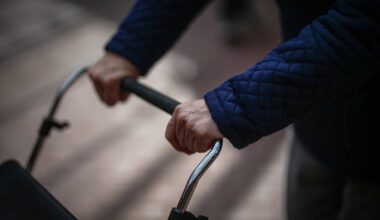 Study finds falls after age of 40 could increase future dementia risk