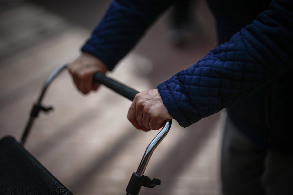 Study finds falls after age of 40 could increase future dementia risk