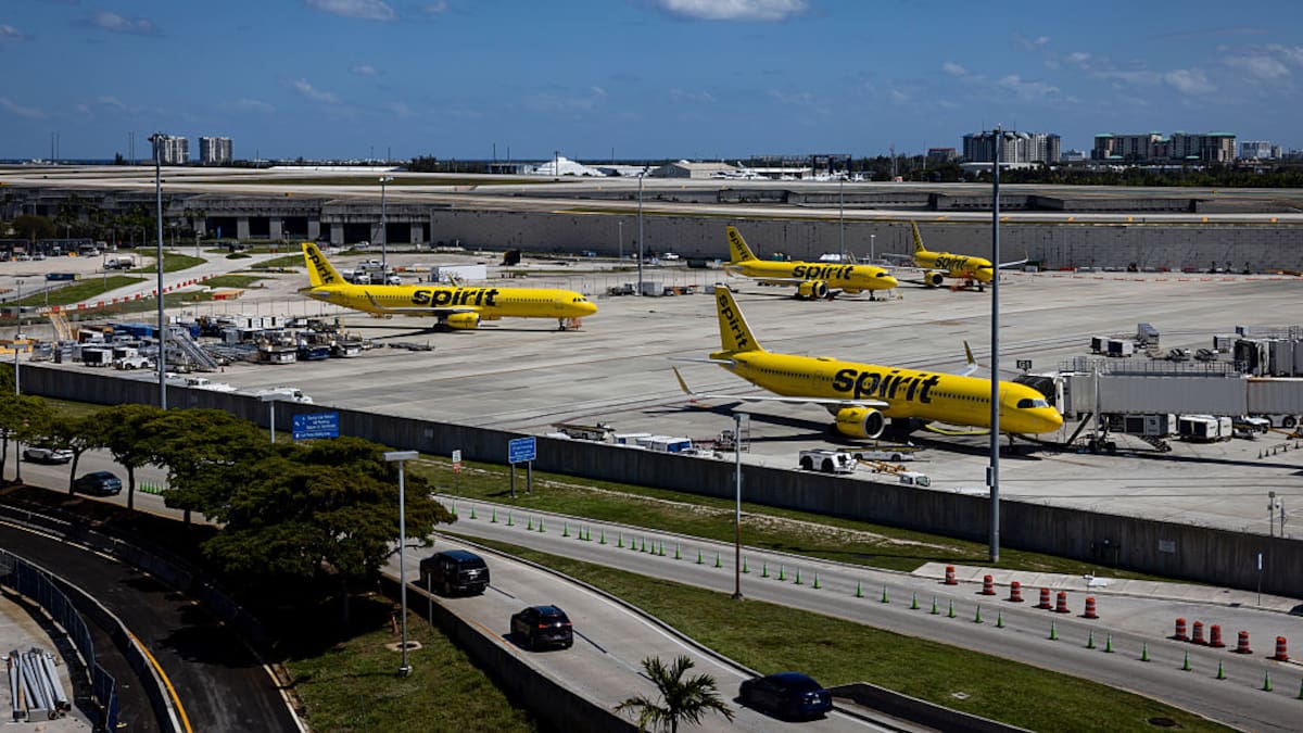 US company Spirit Airlines shuts down, cancelling all flights as jet fuel costs hit hard