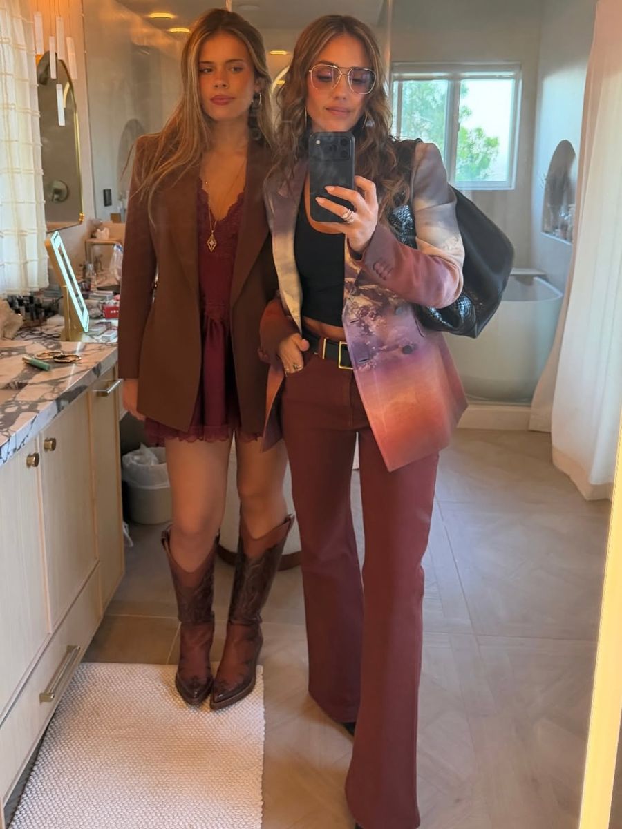Jessica Alba and her daughter Honor during a night out