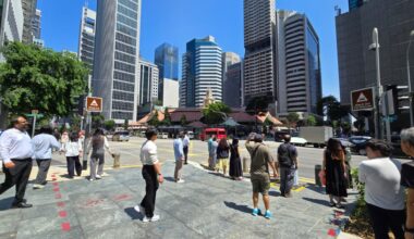 Singapore workers CBD_1080.jpg