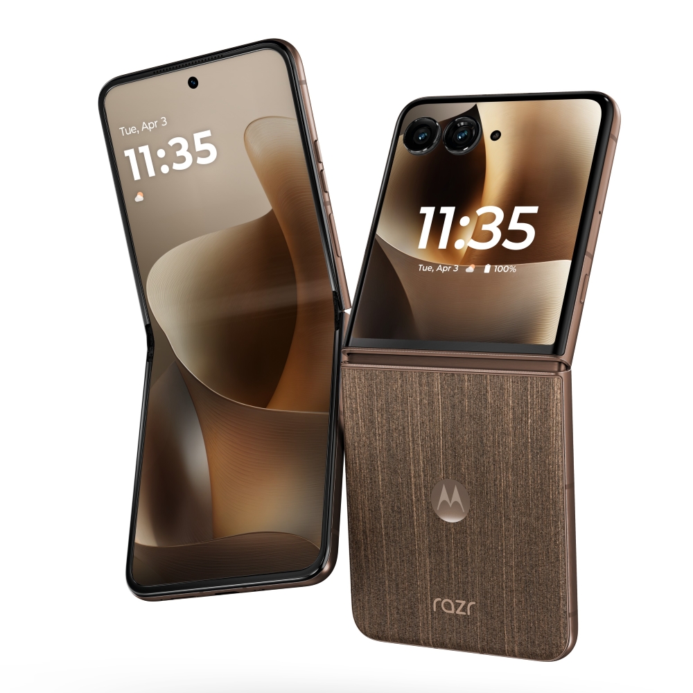 Motorola Razr Ultra 2026 render