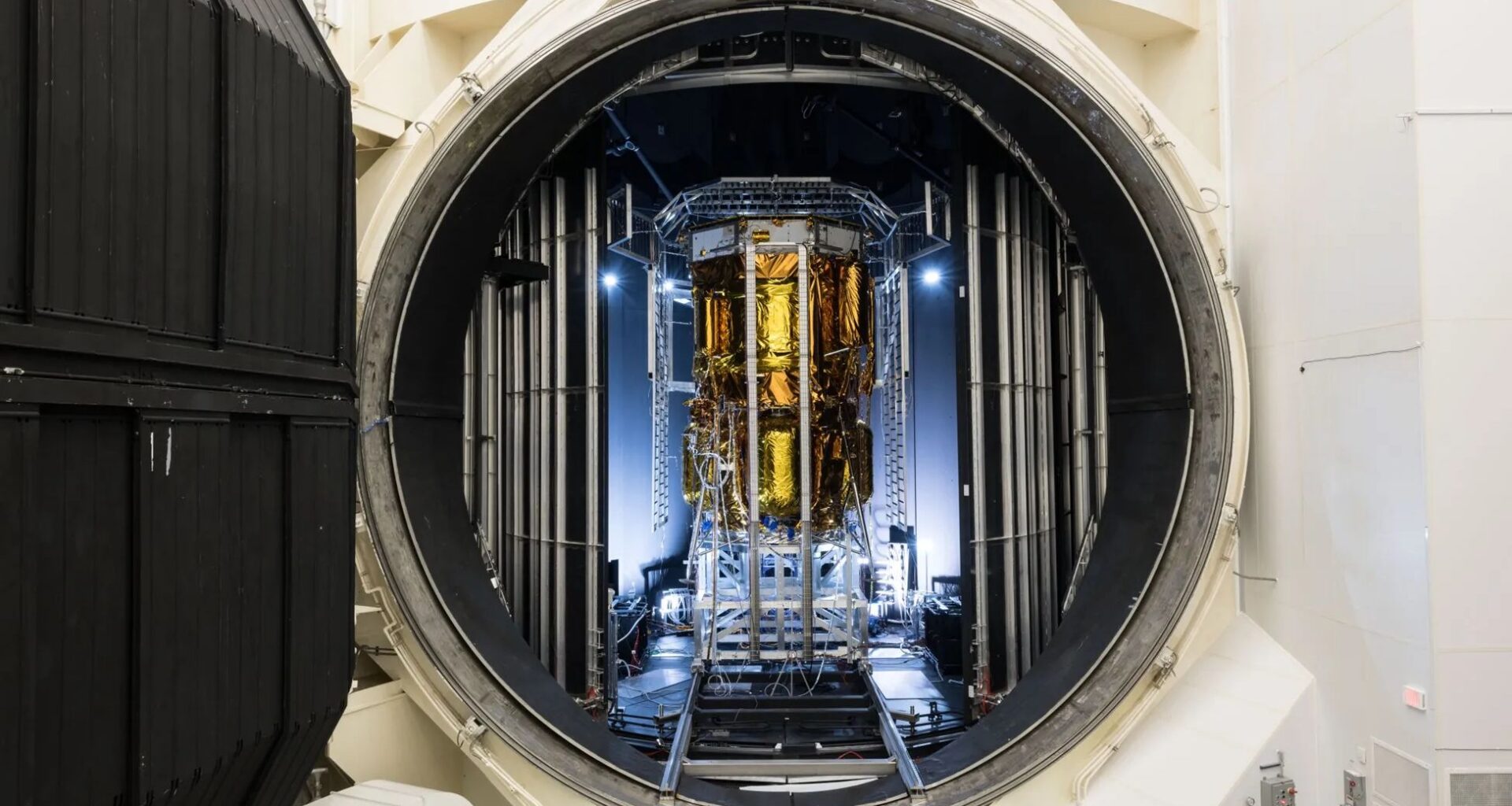 Blue Origin tests 1st moon lander ahead of lunar launch later this year (photo)