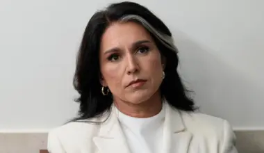 Tulsi Gabbard resigns as director of national intelligence, citing her husband's health - Stuff