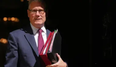 UK Prime Minister Keir Starmer doubles down on resolve to stay in office, despite calls to step down - Stuff