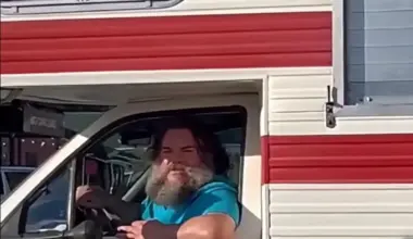 Watch: Jack Black causes a stir in Thames town centre during Minecraft filming - Stuff