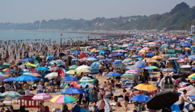 UK, Europe swelter in record heat as deaths at amateur sports events spur warnings - Stuff
