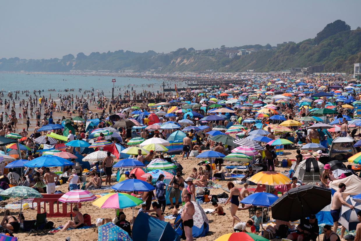 UK, Europe swelter in record heat as deaths at amateur sports events spur warnings - Stuff