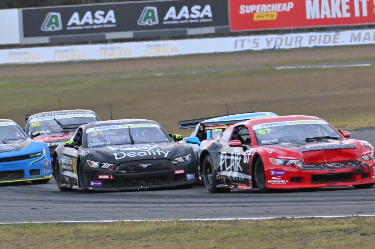Nash Morris (#67) passes Ayrton Hodson (#41) following front-to-rear contact