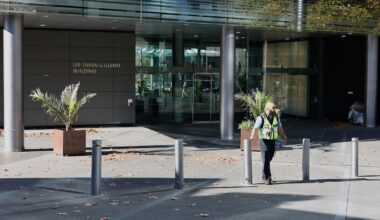 Class resumes at University of Auckland business school evacuated over suspicious item