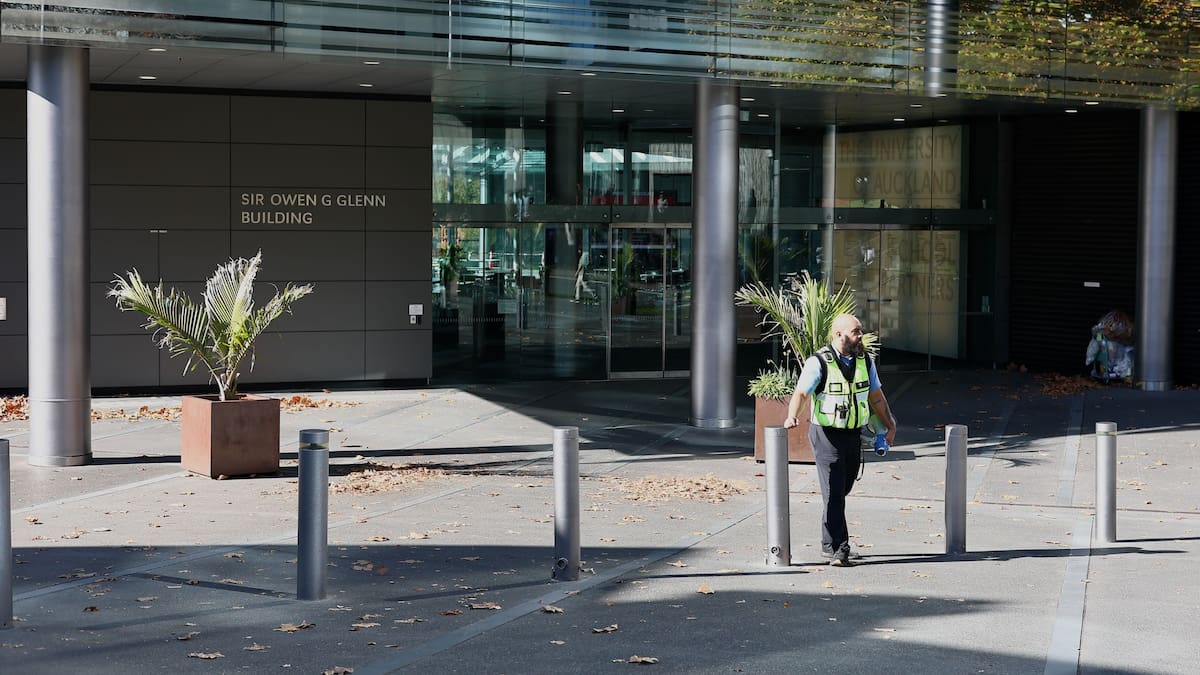 Class resumes at University of Auckland business school evacuated over suspicious item