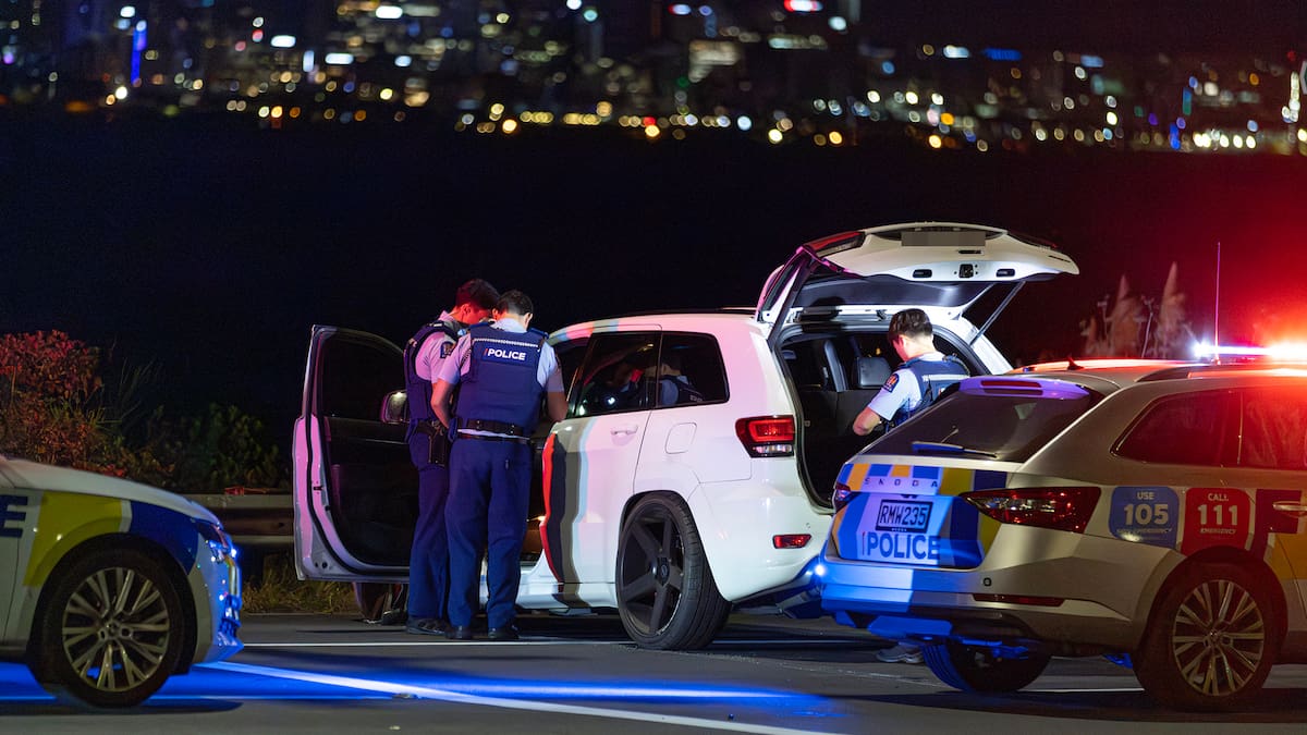 Police chase Head Hunter gang member in car on rims across Auckland’s North Shore