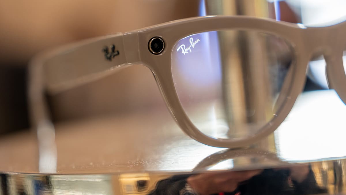Sex worker claims engineer deleted illegal smart glasses footage