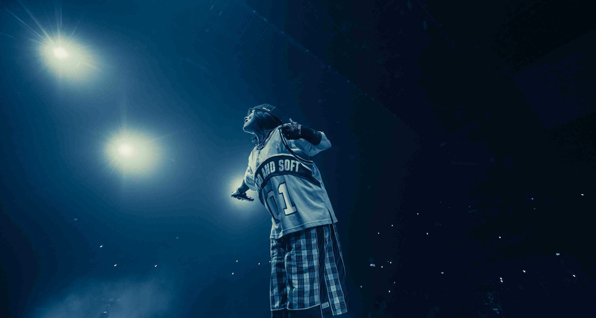 Billie Eilish defends young fans using phones at her gigs