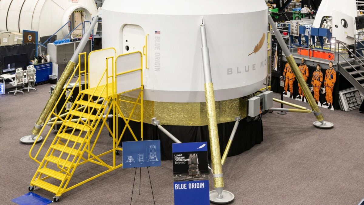 Watch Out, SpaceX—NASA Is Already Training on Blue Origin’s Moon Lander Prototype
