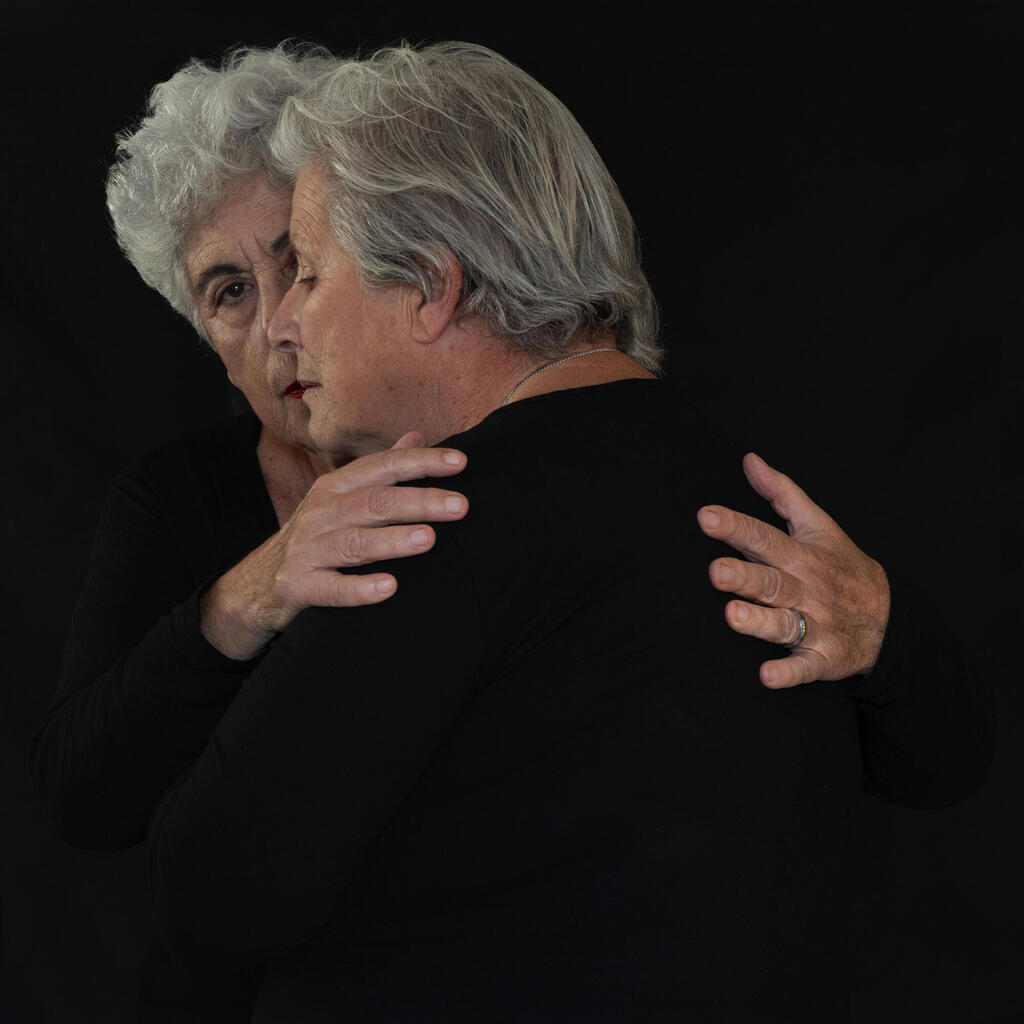 איריס כץ (מימין) ונאוה לוי (משמאל). 