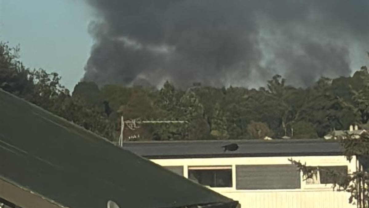 Firefighters put out large house fire in South Auckland’s Rosehill, investigation into cause