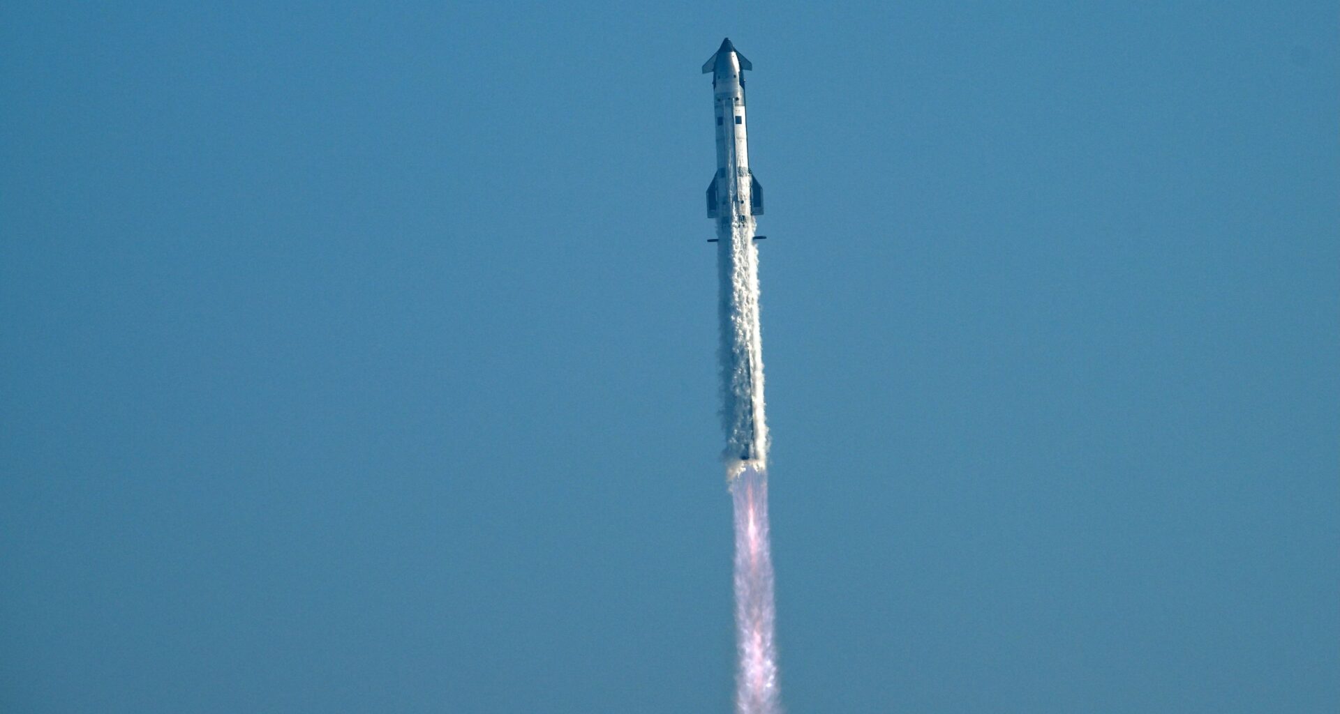 SpaceX just launched Starship V3 — its most powerful megarocket yet — into space for the 1st time in spectacular Flight 12 test (video)