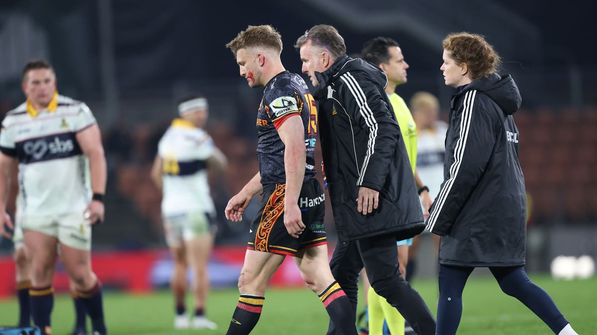 Chiefs v Highlanders: Damian McKenzie, Caleb Tangitau, Nikora Broughton exit injured as Chiefs claim win