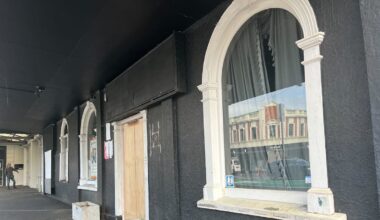 Edinburgh Castle: Inside the Auckland pub with the dodgy reputation that superstar Neil Finn bought