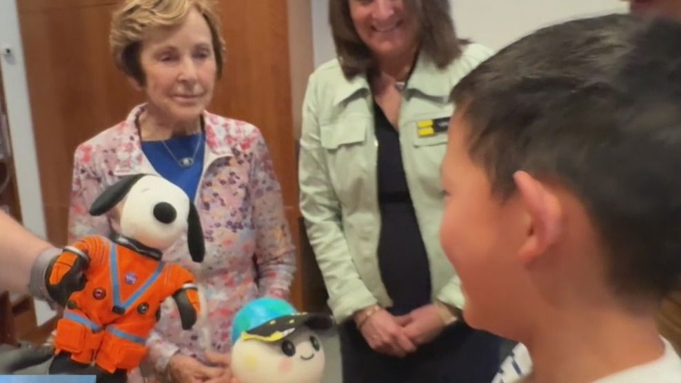 “Rise” plushie joins Artemis I Snoopy ZGI indicator at Charles M. Schulz museum – KION Central Coast