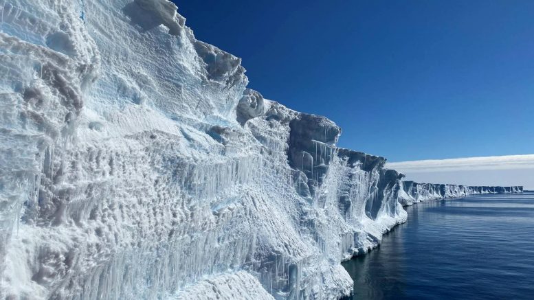 Front of Antarctic Ice Shelf