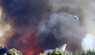 Helicopters dump water to fight a wildfire on Feb. 7, 2019, near Nelson, New Zealand. Credit: Evan Barnes/Getty Images