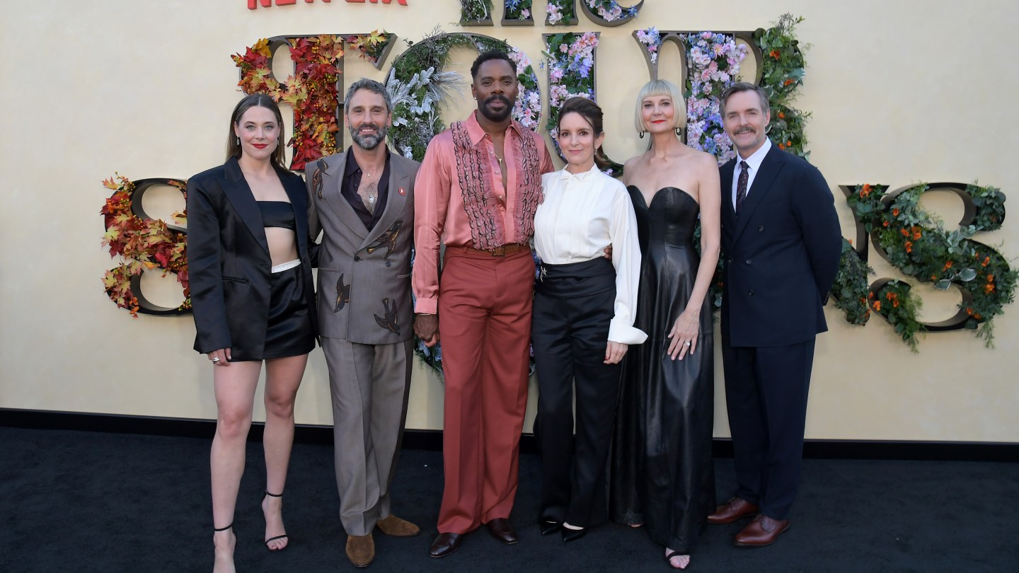 Tina Fey, Four Seasons Cast on Continuing Show Without Steve Carell