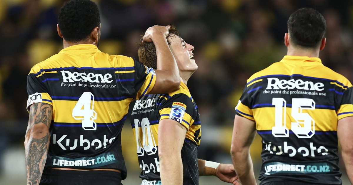 Hurricanes vs Highlanders takes: Love's All Blacks reminder, Landers check out early
