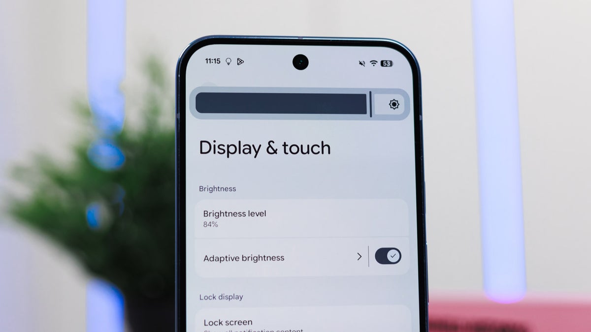 Google just slipped Pixels a display trick Samsung and Apple still don't have
