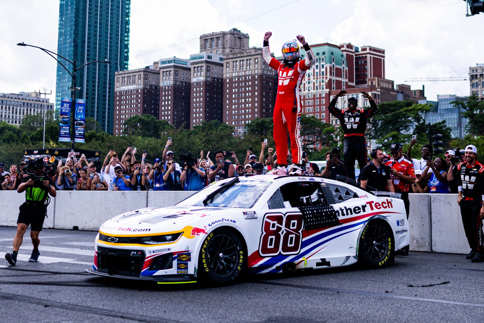 NASCAR reportedly on cusp of Chicago street race return