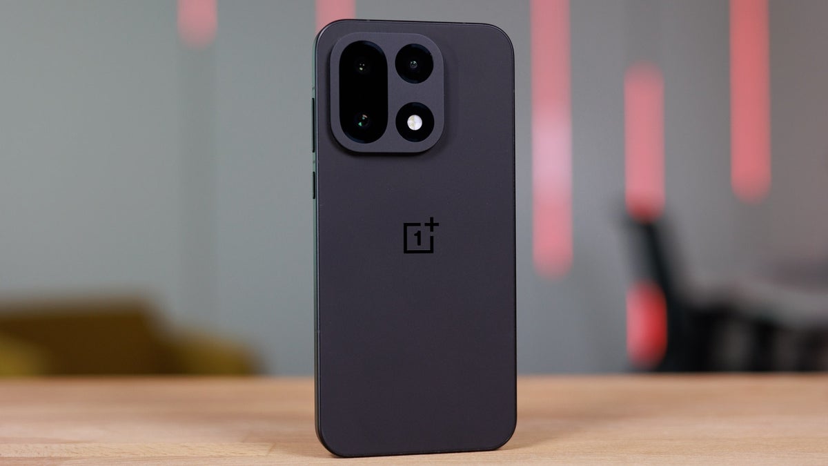 Huge new discount and super-attractive freebie make the OnePlus 15 value equation simply unbeatable