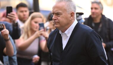 Huw Edwards tipped to be in talks for Channel 4 documentary interview